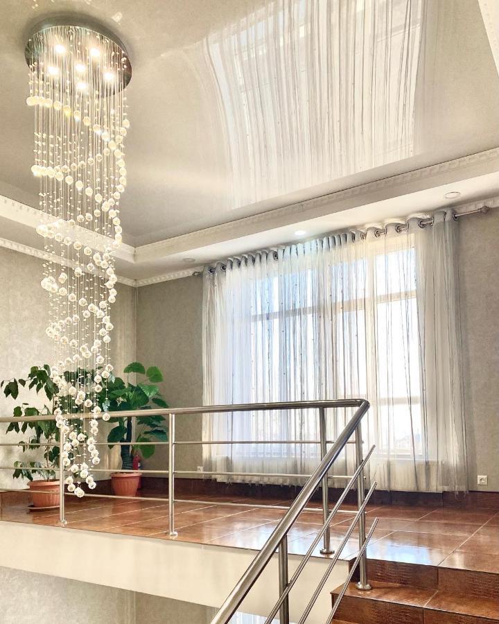 Caravan Hotel Karakol Buitenkant foto