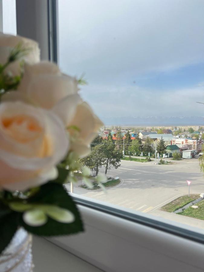 Caravan Hotel Karakol Buitenkant foto