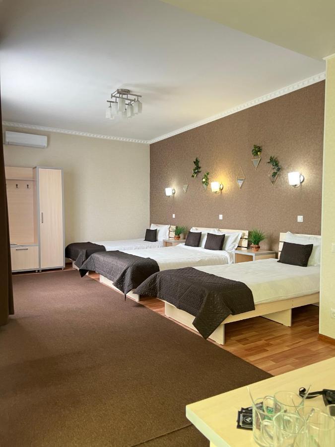 Caravan Hotel Karakol Buitenkant foto
