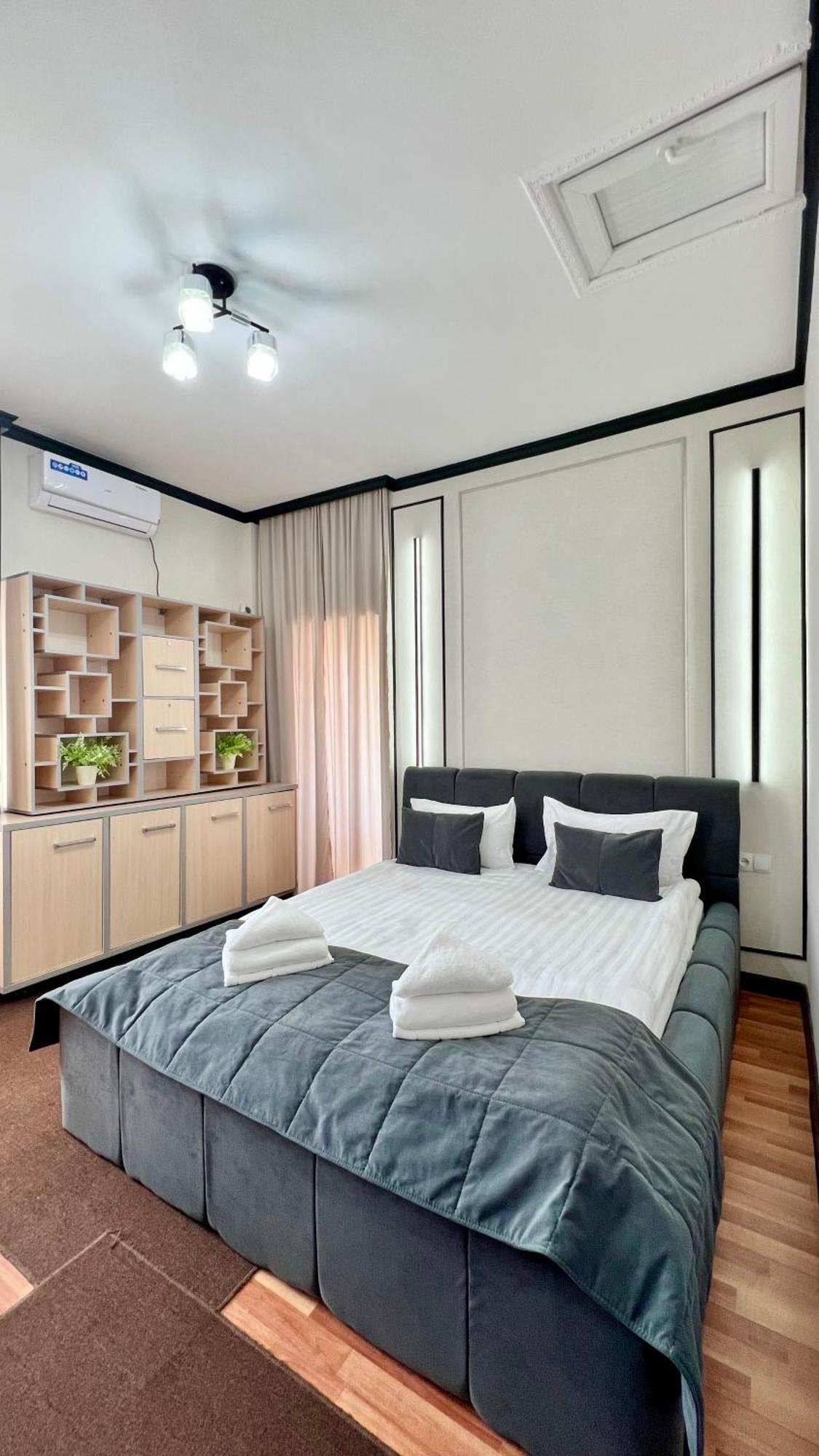 Caravan Hotel Karakol Buitenkant foto